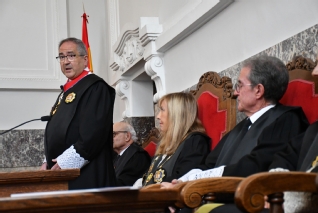 Ignacio Picatoste Sueiras se dirige a los asistentes como presidente del alto tribunal gallego